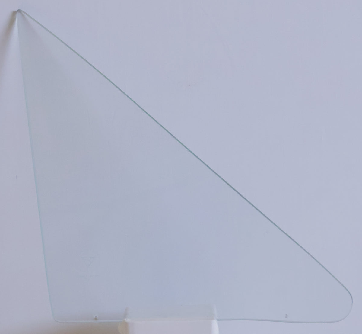 FORD XW XY SEDAN RIGHT FRONT QUARTER GLASS - CLEAR